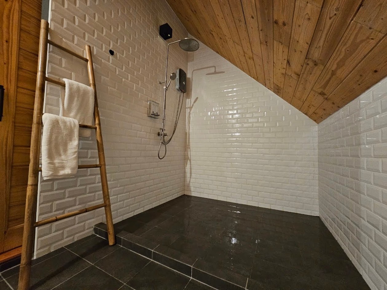 LINE_ALBUM_Take Time Villa_230530_7